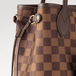 Brand new Neverfull comes w/dust bag,receipt from the LV store King of Prussia